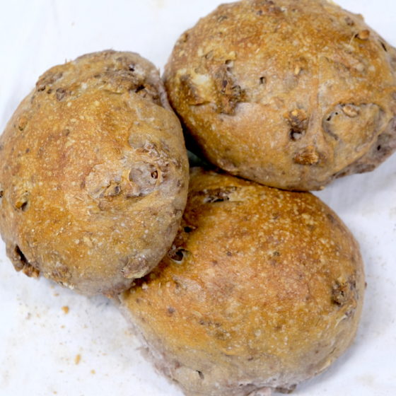 Pain levain aux noix- petit 550gr