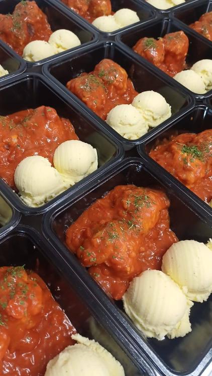 Boulets tomate 2pce et purée maison