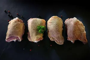 Haut de cuisse de poulet avec peau et os 20 pièces