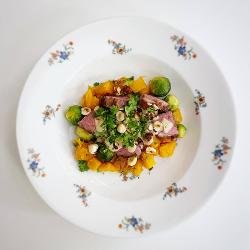 La Tranche : Canard, butternut, choux de Bruxelles et noisettes